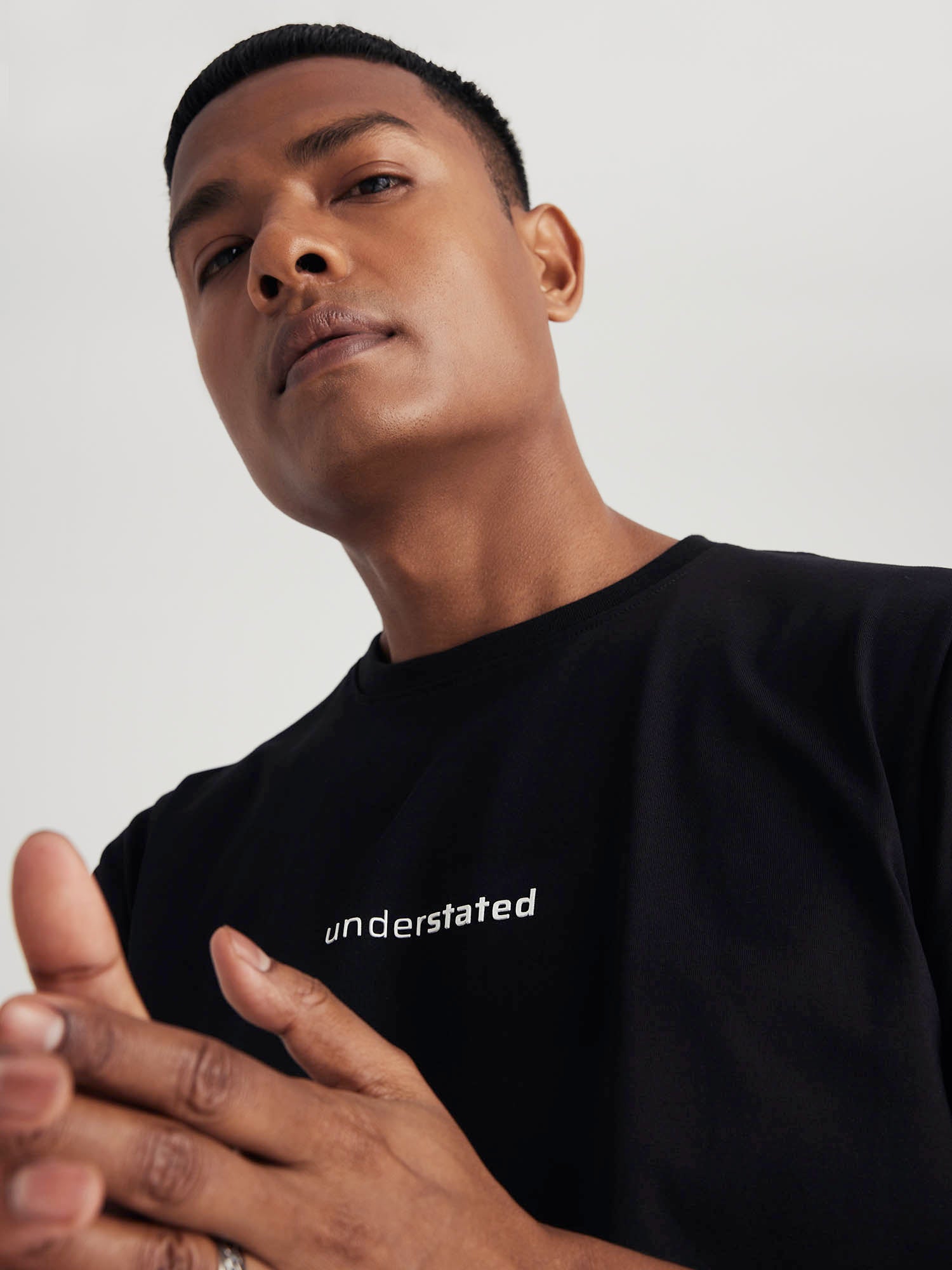 Understated / Regular T-Shirt (Black)